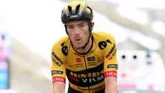 पत्नी को कार से टक्कर मारने वाले ओलंपिक साइक्लिस्ट पोर्श पोस्ट पर विवादों में