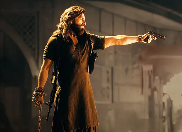 बॉक्स ऑफिस पर रणवीर सिंह का धमाका, शाहरुख खान और रणबीर कपूर को पछाड़ा, 'धुरंधर' की पहले दिन 125 करोड़ की कमाई!