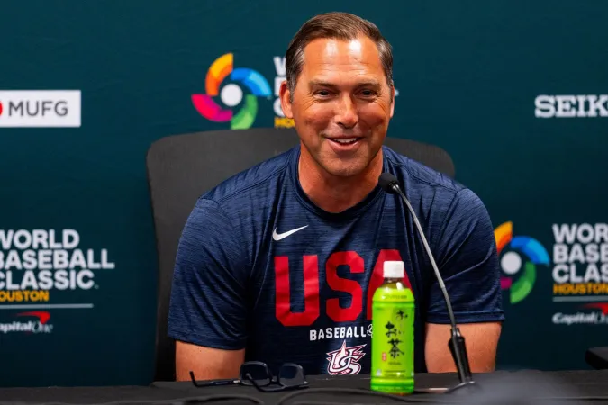 वर्ल्ड बेसबॉल क्लासिक में निराशा के बाद मार्क डीरोसा के समर्थन में उतरीं बेटी, गाब्रिएला ने दिया पिता का साथ