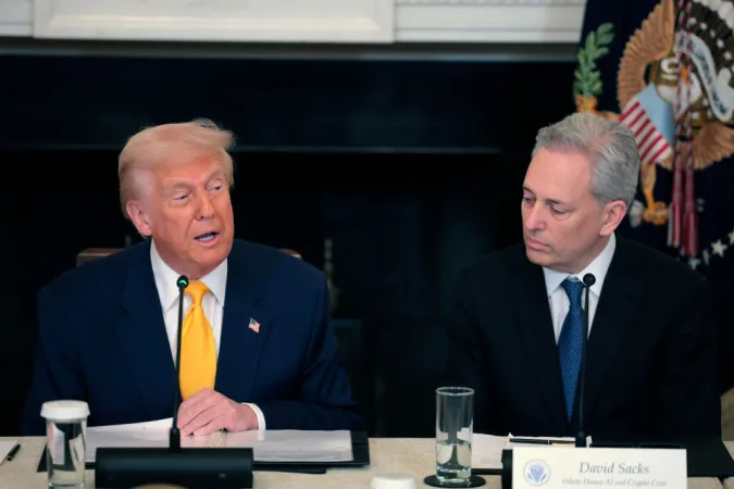 कृत्रिम बुद्धिमत्ता (AI) पर सरकार का नया दृष्टिकोण: राज्य कानूनों पर प्रभाव और बाल सुरक्षा पर जोर