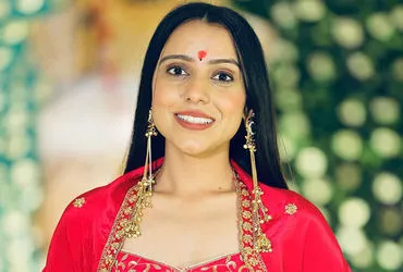 प्रेम विवाह विवाद: गायिका किंजल रबारी का नया वीडियो, 'मैं भटक गई थी, खुशी से परिवार लौटी'