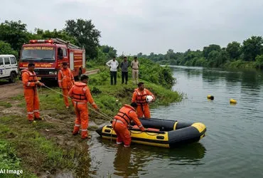 सूरत: बारडोली में नदी में डूबने से 2 युवकों की दर्दनाक मौत
