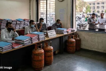 अहमदाबाद में LPG कनेक्शन सरेंडर करने का फरमान फेल, कालाबाजारी का सिर्फ 1 मामला