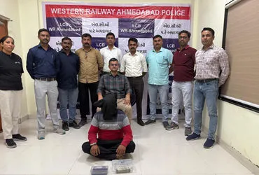 ट्रेन में यात्रियों को बेहोश कर कीमती सामान चुराने वाला शख्स गिरफ्तार