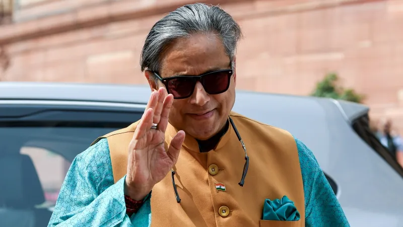 थरूर का दुर्लभ मत: संसद में हंगामे से ज्यादा चर्चा होनी चाहिए